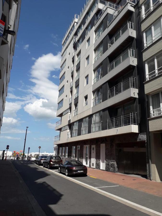 Appartement Met Zicht Op Zee 克诺克－海斯特 外观 照片